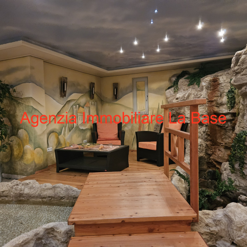 Immagine 7 di Hotel in vendita  in Via Cavour a Laces .Latsch.