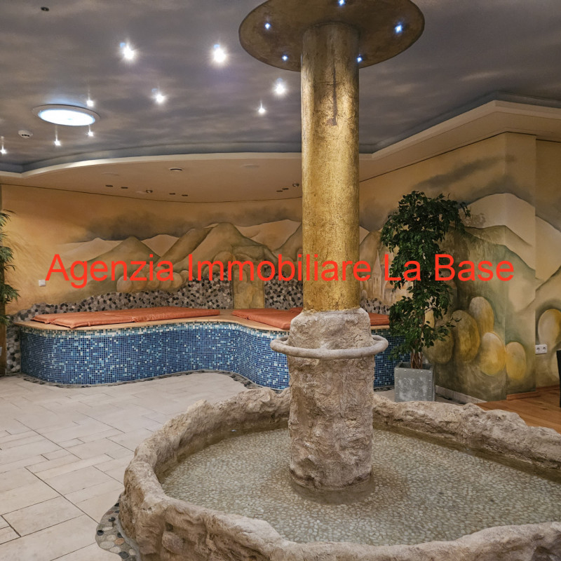 Immagine 8 di Hotel in vendita  in Via Cavour a Laces .Latsch.