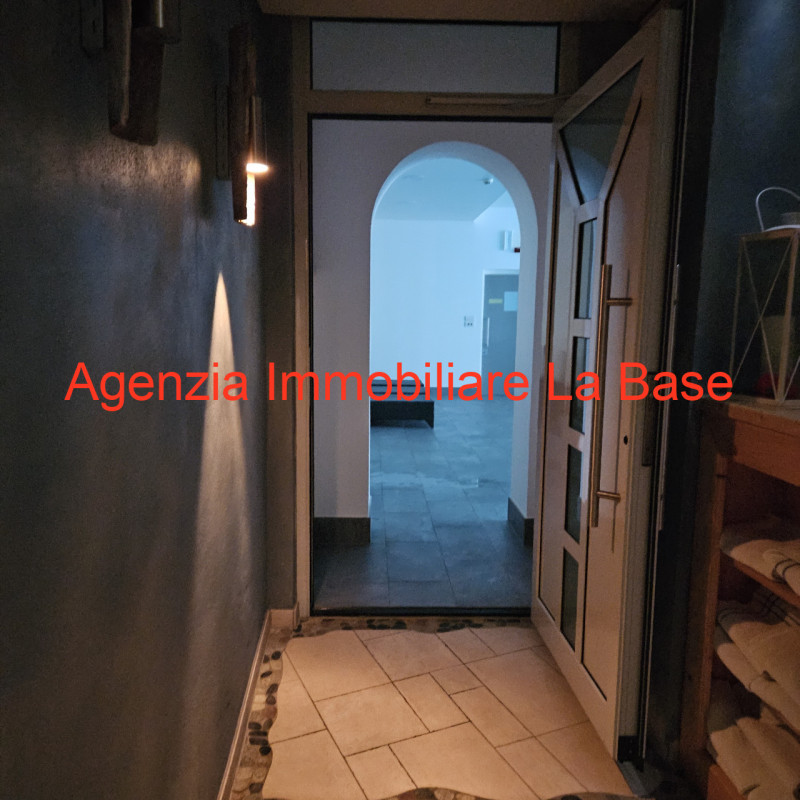 Immagine 11 di Hotel in vendita  in Via Cavour a Laces .Latsch.