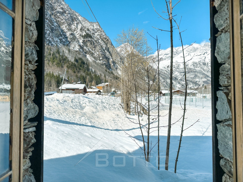 Immagine 27 di Casa indipendente in vendita  in via circonvallazione 16 a Alagna Valsesia