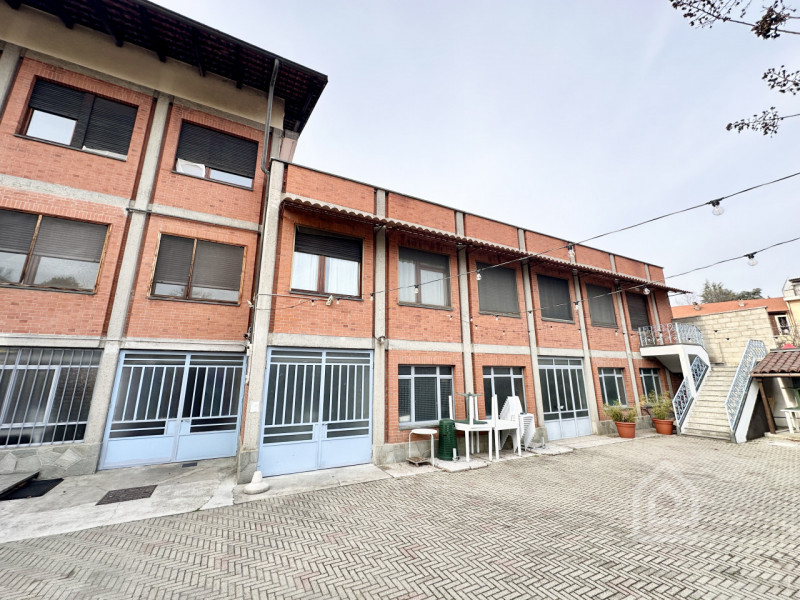 Immagine 7 di Attività commerciale in vendita  in Via Roma 1 a Berzano Di San Pietro