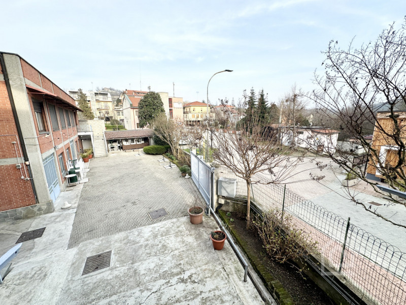 Immagine 10 di Attività commerciale in vendita  in Via Roma 1 a Berzano Di San Pietro