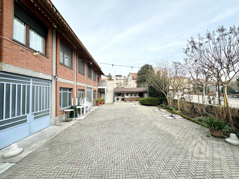 Immagine 11 di Attività commerciale in vendita  in Via Roma 1 a Berzano Di San Pietro