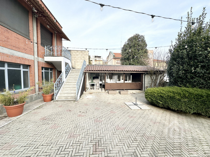 Immagine 12 di Attività commerciale in vendita  in Via Roma 1 a Berzano Di San Pietro