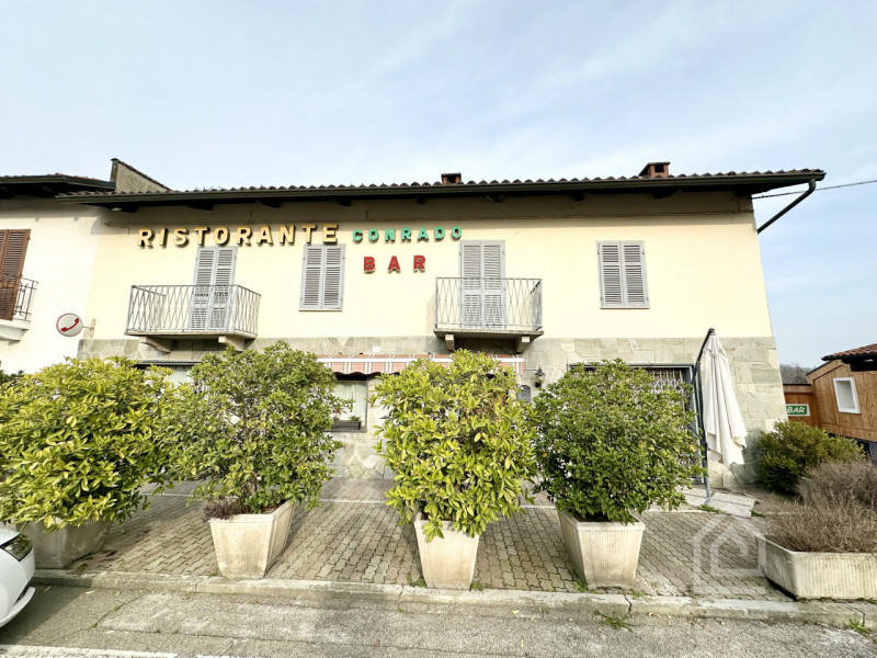 Immagine 19 di Attività commerciale in vendita  in Via Roma 1 a Berzano Di San Pietro