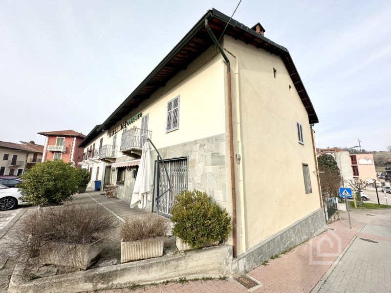 Immagine 20 di Attività commerciale in vendita  in Via Roma 1 a Berzano Di San Pietro