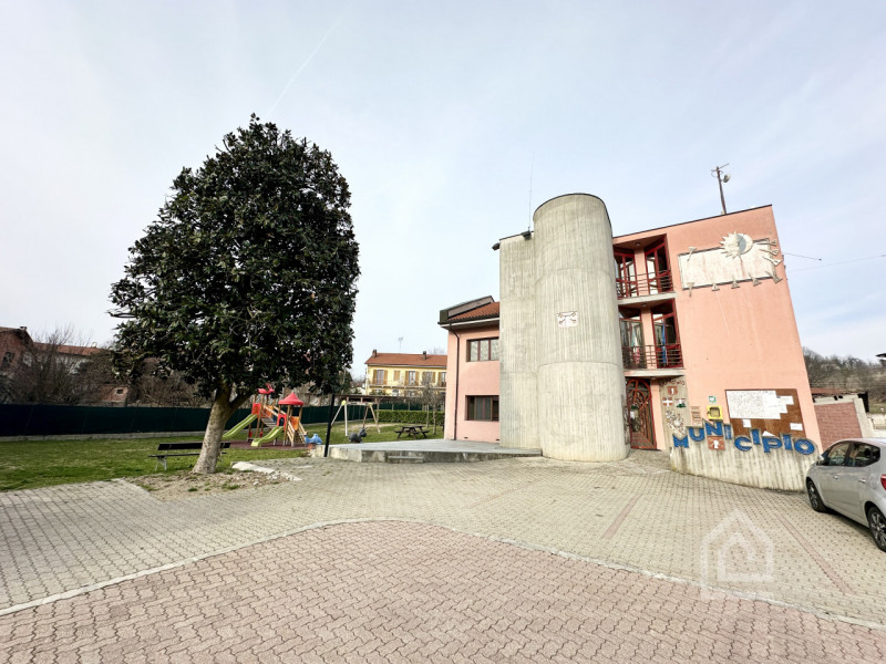 Immagine 22 di Attività commerciale in vendita  in Via Roma 1 a Berzano Di San Pietro