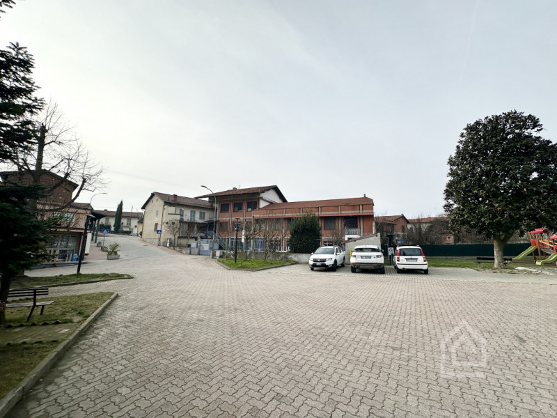 Immagine 23 di Attività commerciale in vendita  in Via Roma 1 a Berzano Di San Pietro