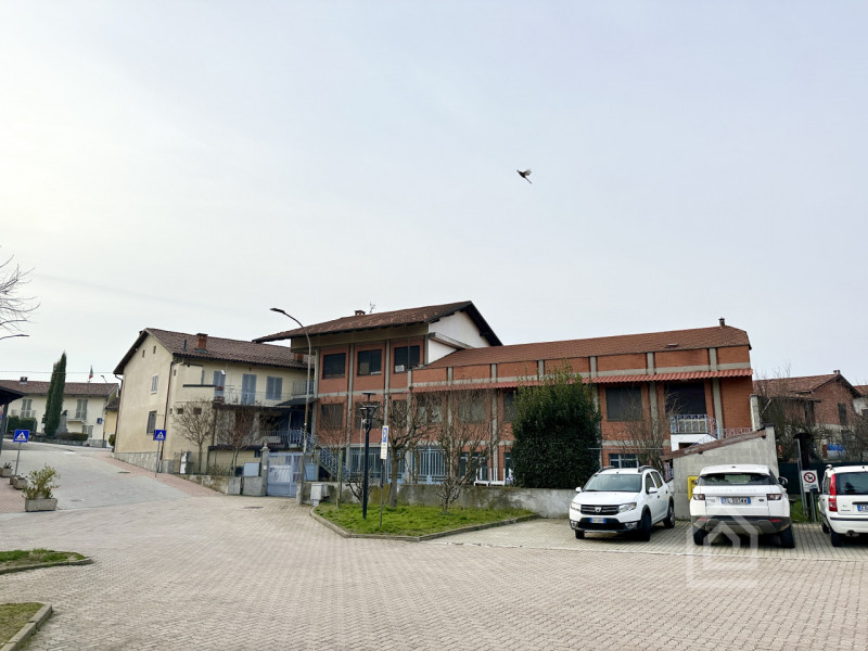 Immagine 24 di Attività commerciale in vendita  in Via Roma 1 a Berzano Di San Pietro