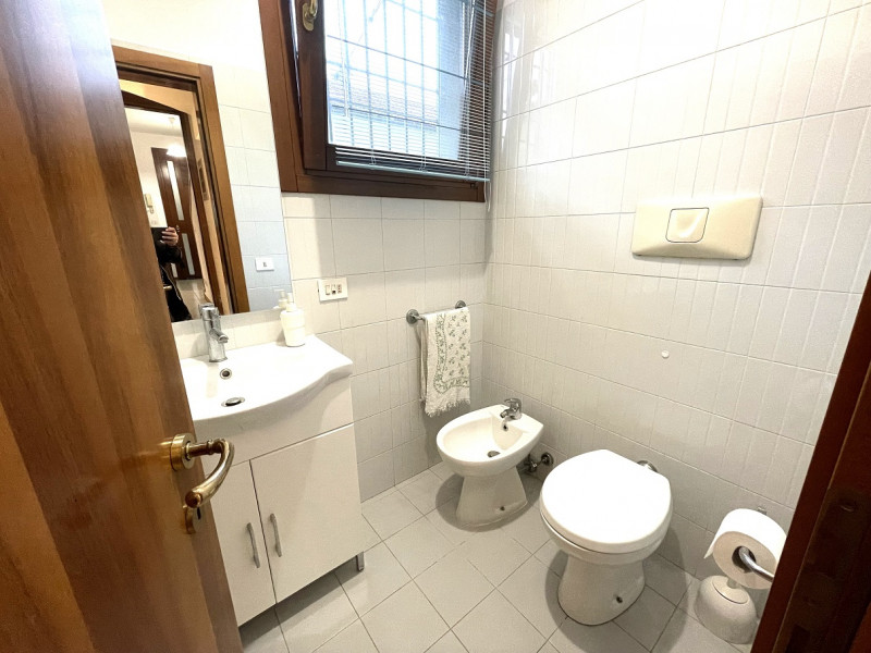 Immagine 6 di Casa bifamiliare in vendita  a Castelfranco Veneto