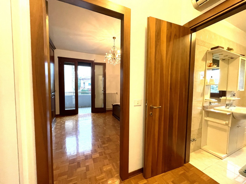 Immagine 13 di Casa bifamiliare in vendita  a Castelfranco Veneto