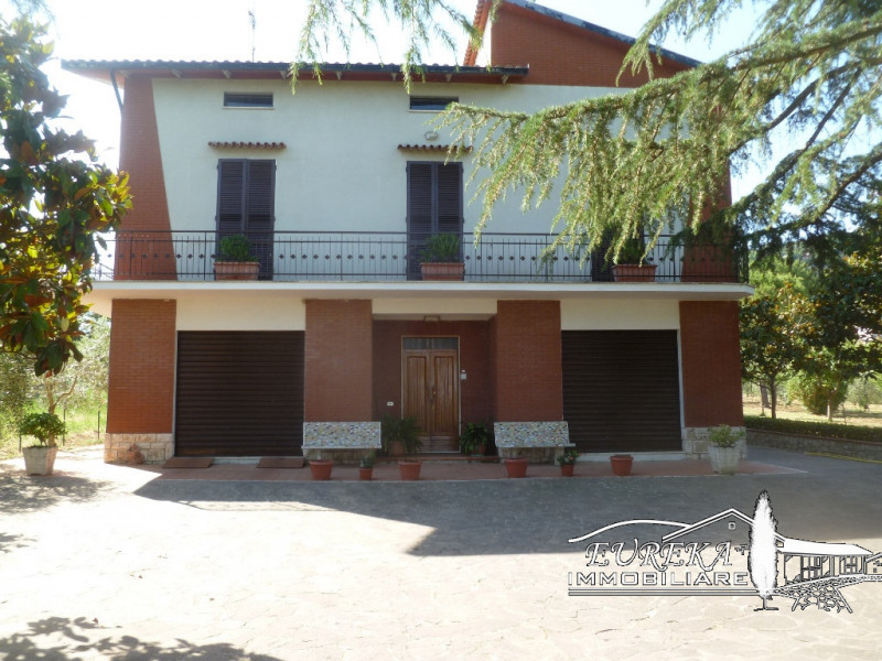 Immagine 5 di Villa in vendita  a Panicale