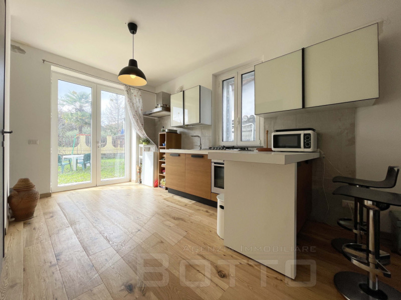 Immagine 5 di Casa indipendente in vendita  in via sant ambrogio n 9 a Fontaneto D'agogna