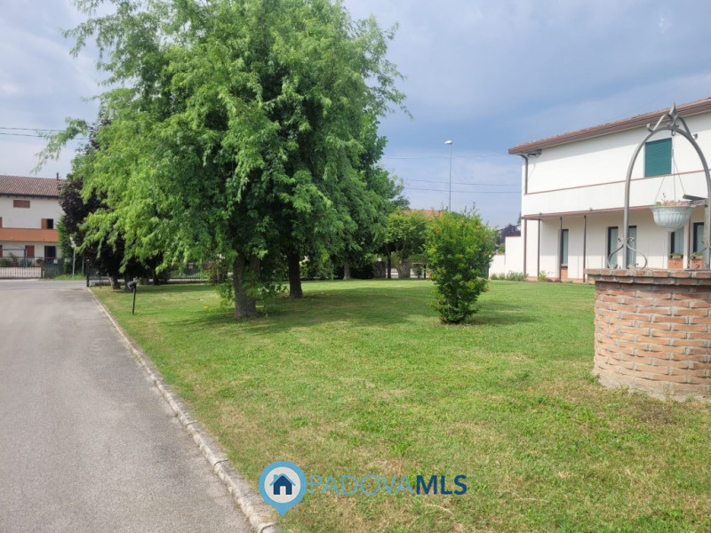 Immagine 2 di Villa in vendita  in Via Manzoni a Albignasego