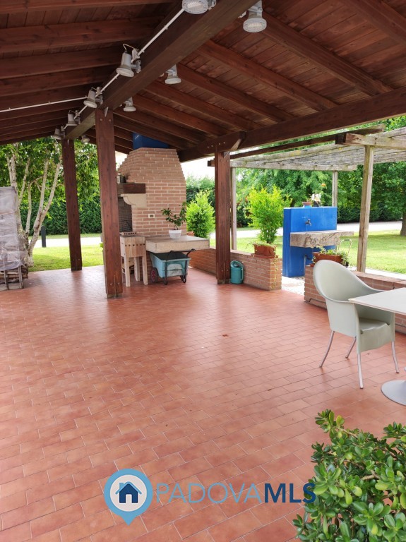 Immagine 5 di Villa in vendita  in Via Manzoni a Albignasego