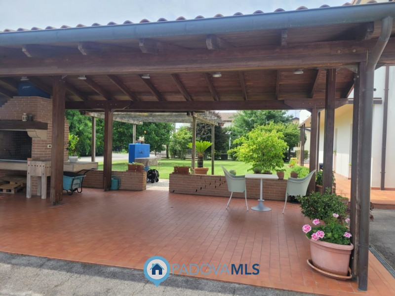 Immagine 6 di Villa in vendita  in Via Manzoni a Albignasego