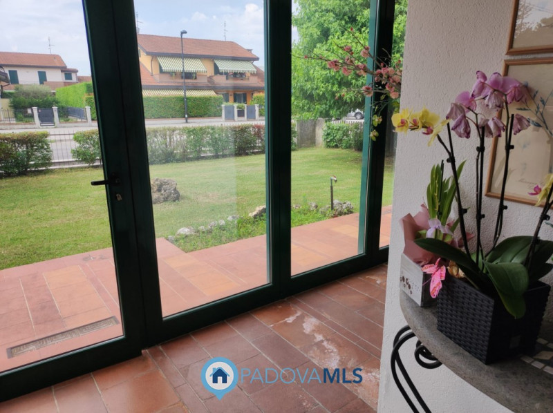 Immagine 8 di Villa in vendita  in Via Manzoni a Albignasego