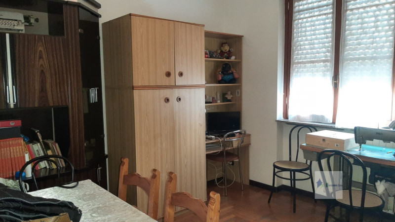 Immagine 22 di Villa in vendita  in via marche a Castano Primo