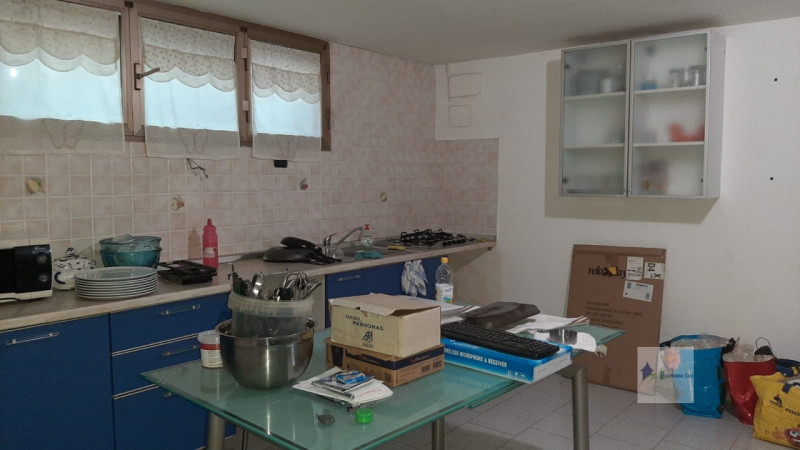 Immagine 24 di Villa in vendita  in via marche a Castano Primo