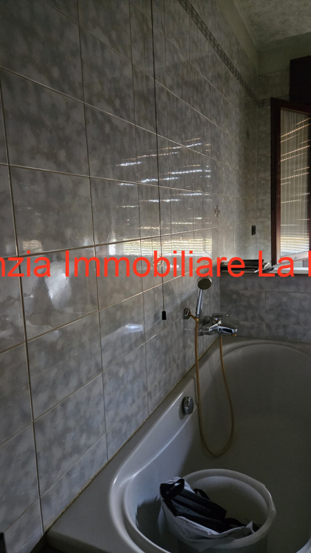 Immagine 11 di Casa indipendente in vendita  in Via Cavour a Este