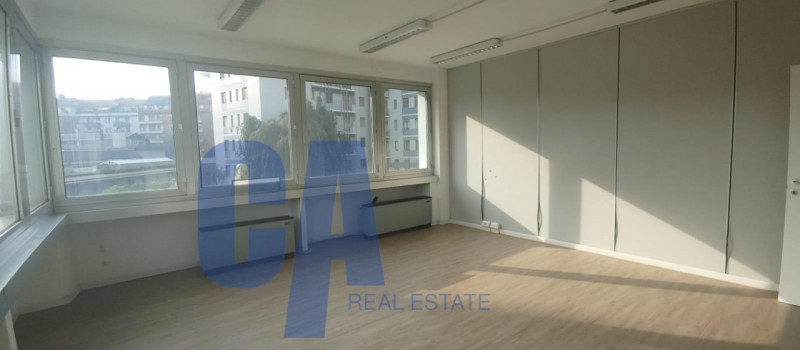 Immagine 1 di Ufficio in affitto  in VIA TONALE a Milano