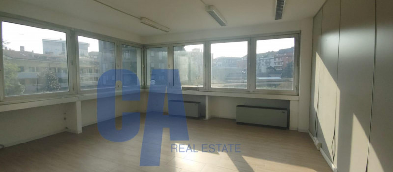 Immagine 7 di Ufficio in affitto  in VIA TONALE a Milano