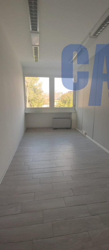 Immagine 13 di Ufficio in affitto  in VIA TONALE a Milano