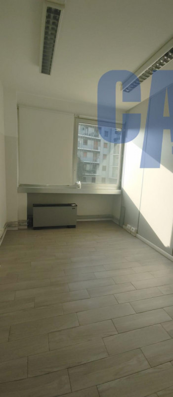 Immagine 18 di Ufficio in affitto  in VIA TONALE a Milano