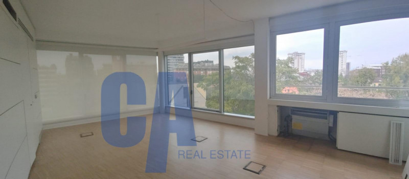 Immagine 11 di Ufficio in affitto  in VIA TONALE a Milano