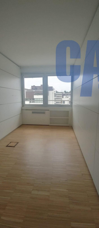 Immagine 13 di Ufficio in affitto  in VIA TONALE a Milano