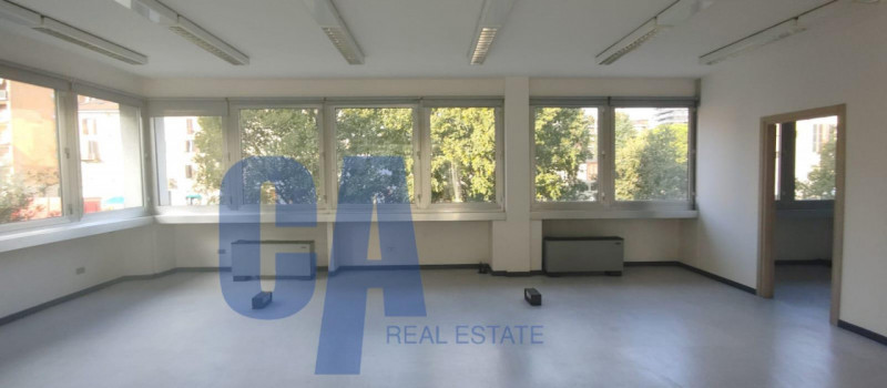 Immagine 6 di Ufficio in affitto  in VIA TONALE a Milano