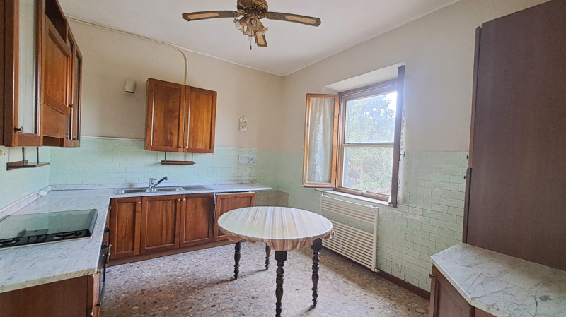 Immagine 4 di Appartamento in vendita  in Via firenze a Castiglione Del Lago