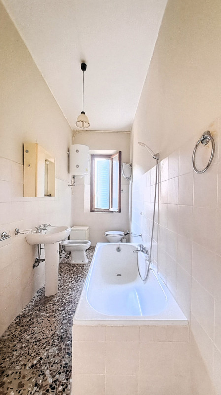 Immagine 7 di Appartamento in vendita  in Via firenze a Castiglione Del Lago