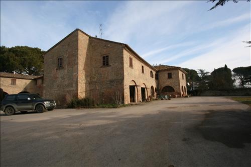 Immagine 10 di Attività commerciale in vendita  a Siena