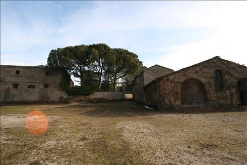 Immagine 15 di Attività commerciale in vendita  a Siena