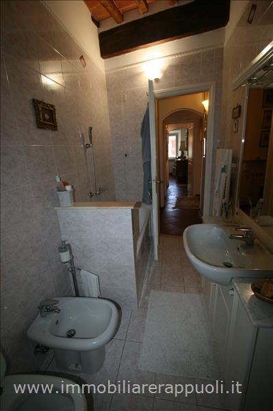 Immagine 7 di Appartamento in vendita  a Sinalunga