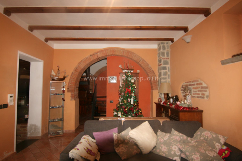 Immagine 2 di Rustico / casale in vendita  a Foiano Della Chiana