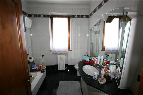 Immagine 6 di Appartamento in vendita  a Sinalunga