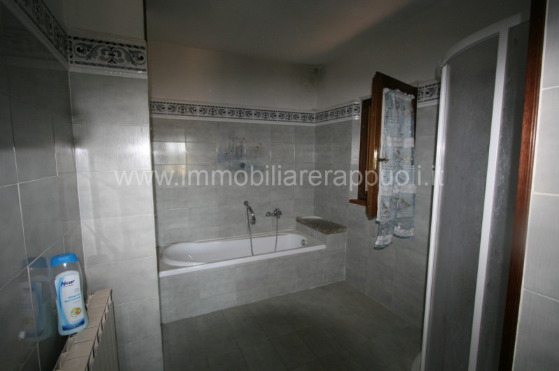 Immagine 18 di Rustico / casale in vendita  a Montepulciano