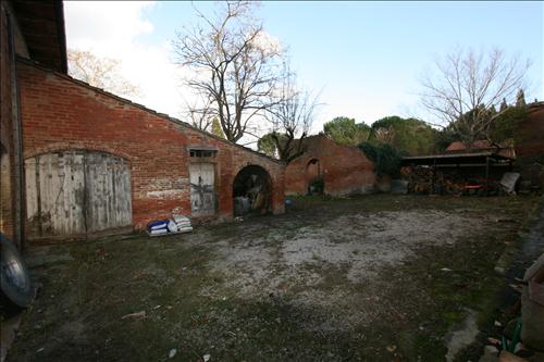 Immagine 11 di Rustico / casale in vendita  a Sinalunga