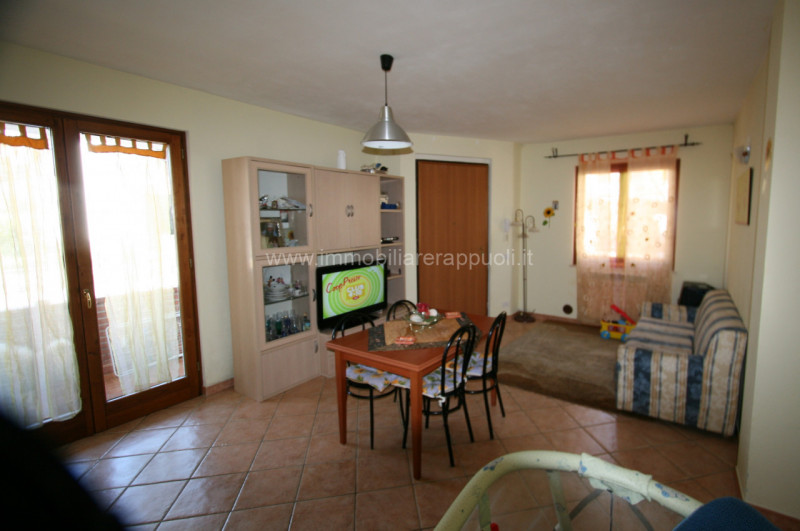 Immagine 3 di Villetta a schiera in vendita  a Sinalunga