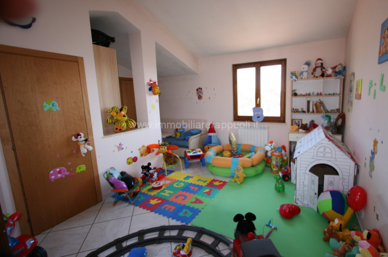 Immagine 7 di Villetta a schiera in vendita  a Sinalunga