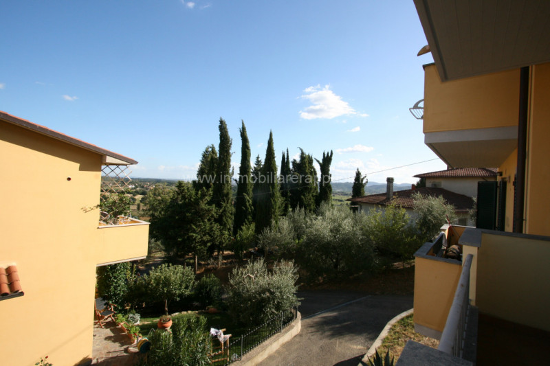 Immagine 5 di Appartamento in vendita  a Lucignano
