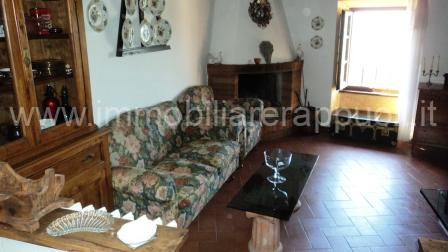 Immagine 3 di Appartamento in vendita  a Montalcino