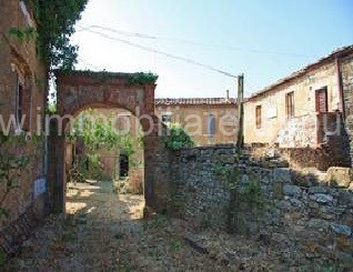 Immagine 5 di Villa in vendita  a Rapolano Terme