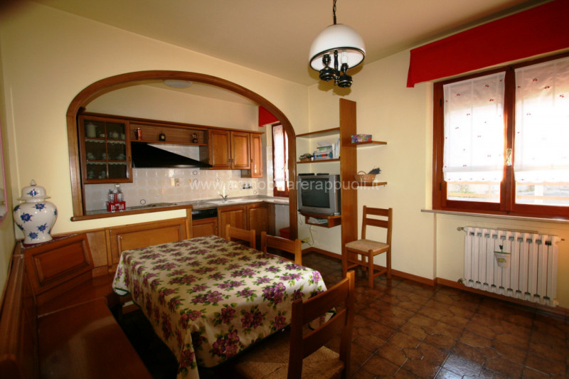 Immagine 1 di Appartamento in vendita  a Sinalunga