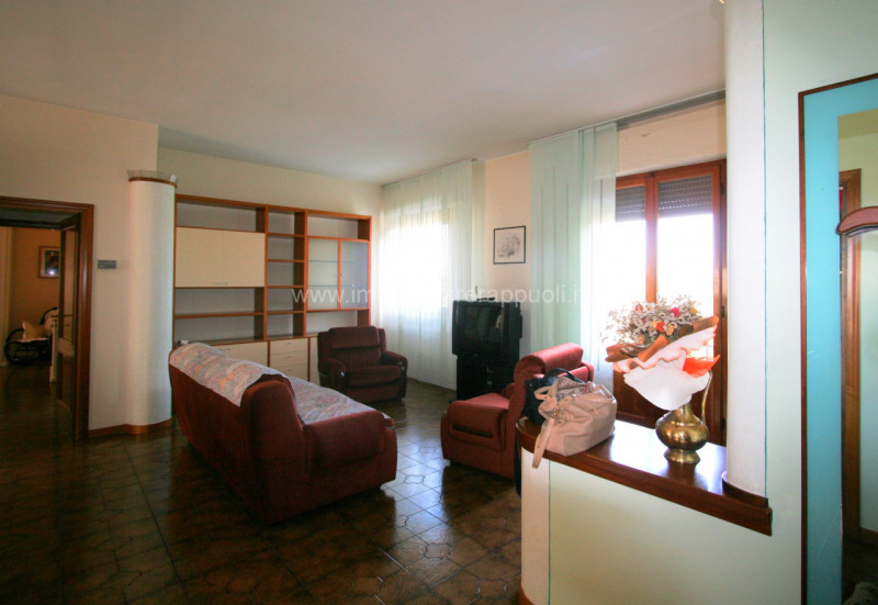 Immagine 3 di Appartamento in vendita  a Sinalunga