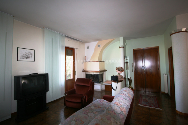 Immagine 4 di Appartamento in vendita  a Sinalunga