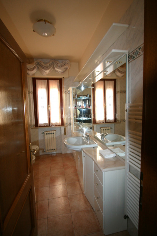 Immagine 7 di Appartamento in vendita  a Sinalunga