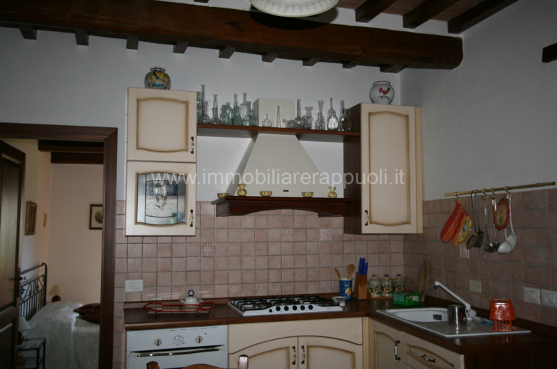 Immagine 7 di Rustico / casale in vendita  a Cortona